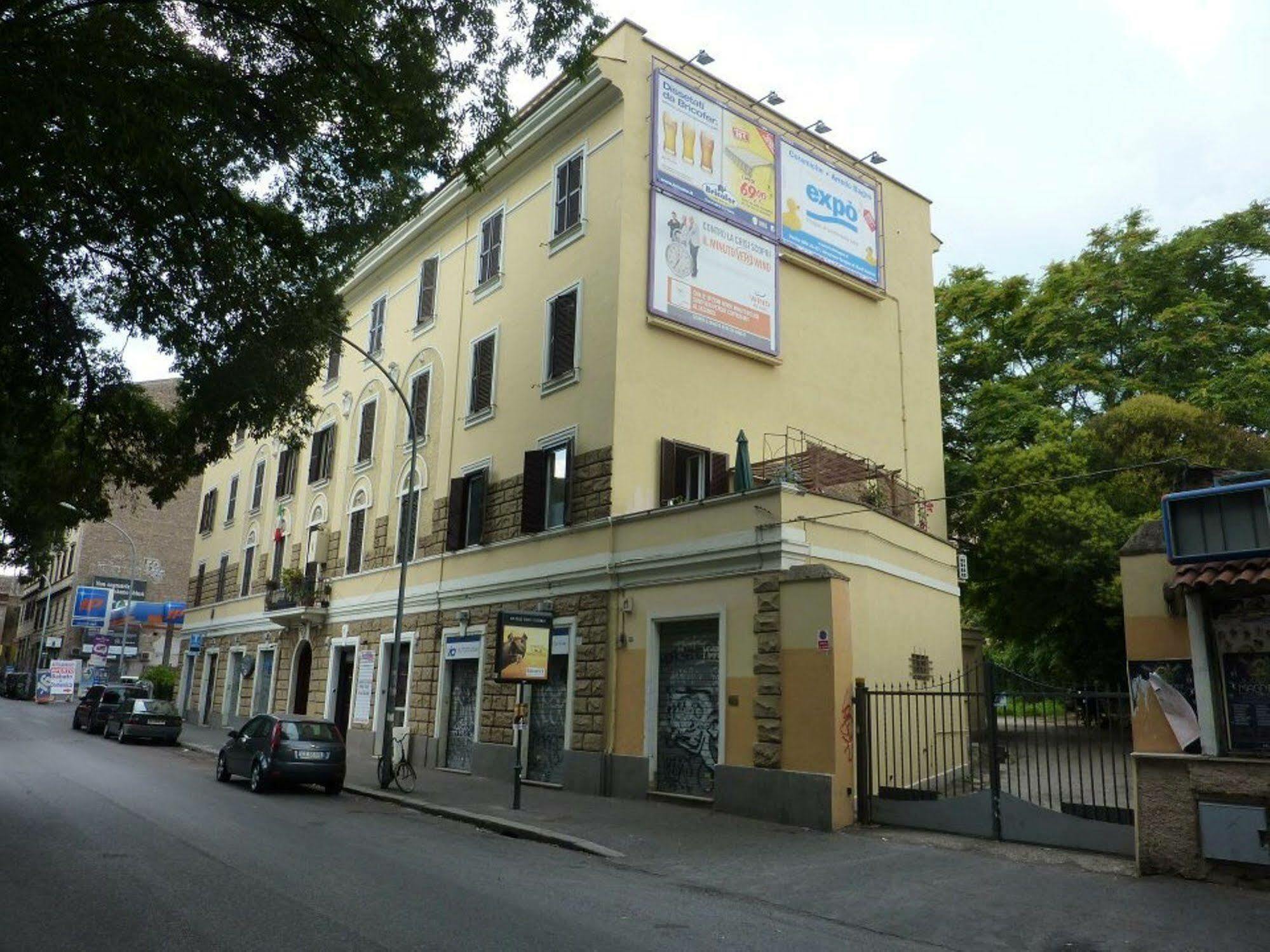 25 * Roma